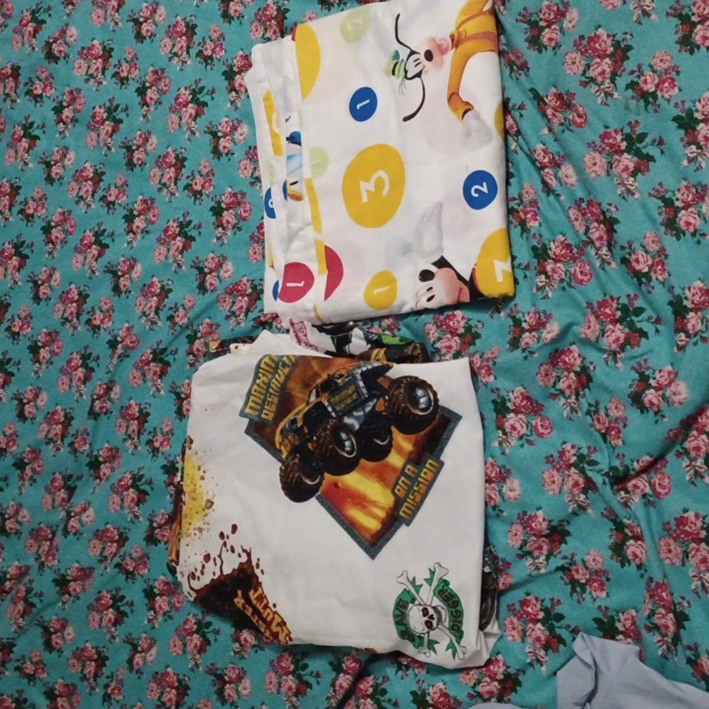 Bundle of 2 Full Size Flat Sheets
